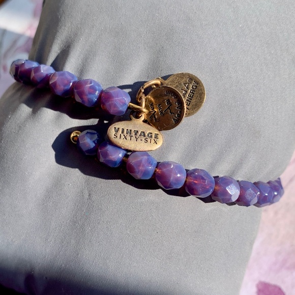 π Alex and Ani - 2013 Purple Bead Vintage Sixty-Six Wrap Bracelet NWOT π - Picture 1 of 5